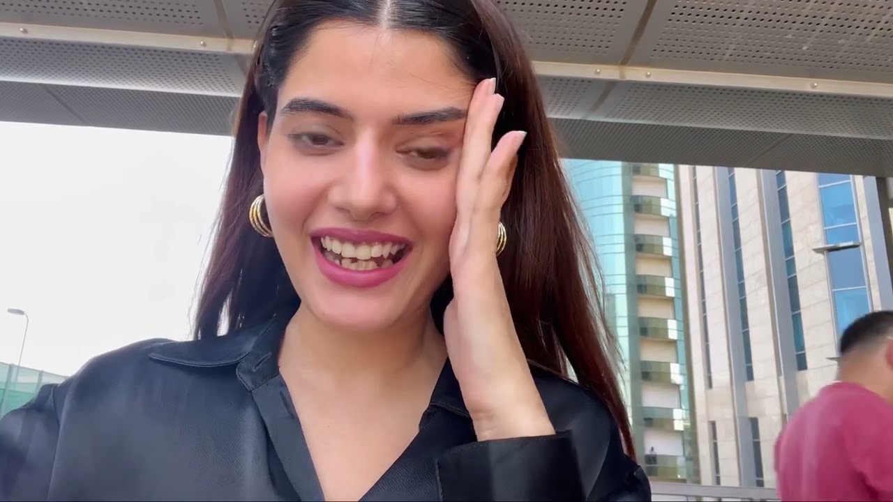 First vlog. Dubai trip. Almost lost my phone 📱