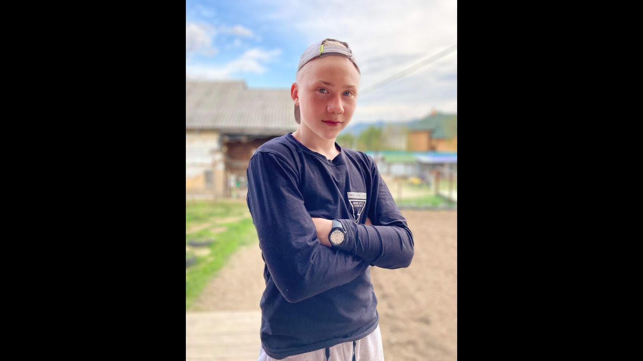 Посадил в машину