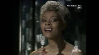 Dionne Warwick - Walk on by (HQ)