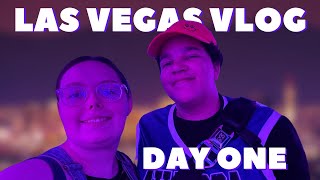 DAY ONE of LAS VEGAS | Jasmine and Lauren Vlogs