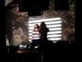 Capture de la vidéo Us Girls Live At Struppig Tanzen Visuals By Floris Vanhoof (Aug. 2013)