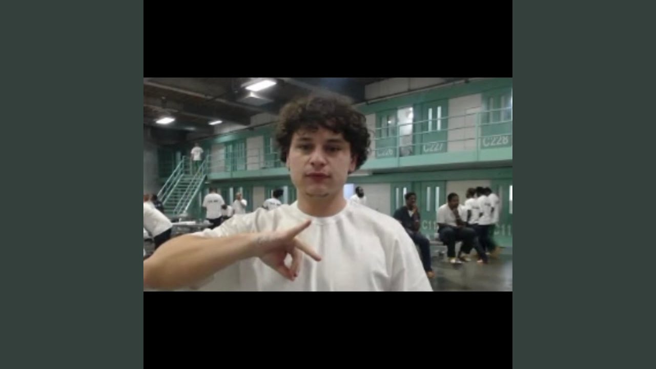 HOODFAME (feat. GRUSM)