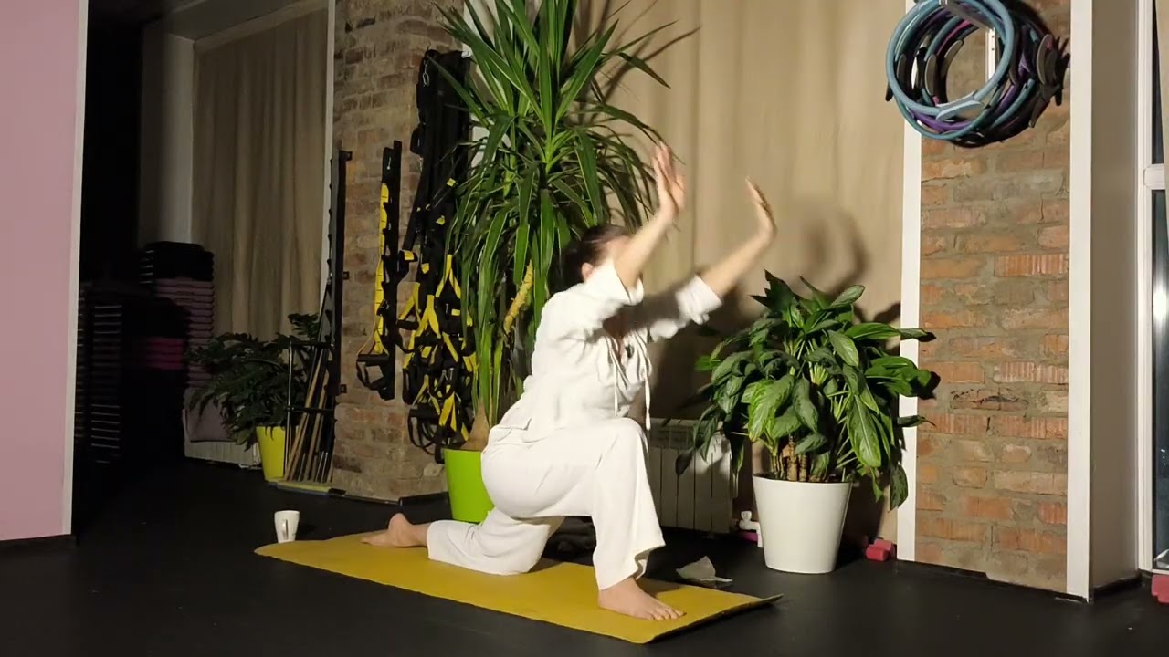 Йога-разминка. 20 минут. Неспешная Сурья Намаскар