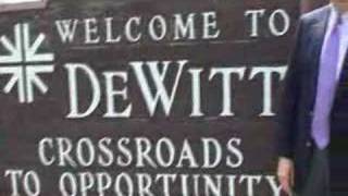 Gov. Huckabee Says Hi From DeWitt