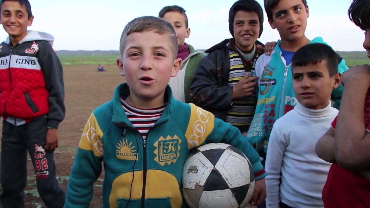 زبطلنا الدفاع المدني الملعب ومنشكرو وأجينا نلعب نحن ورفقاتنا. تابع ماقاله أطفالنا في بلدة طلف