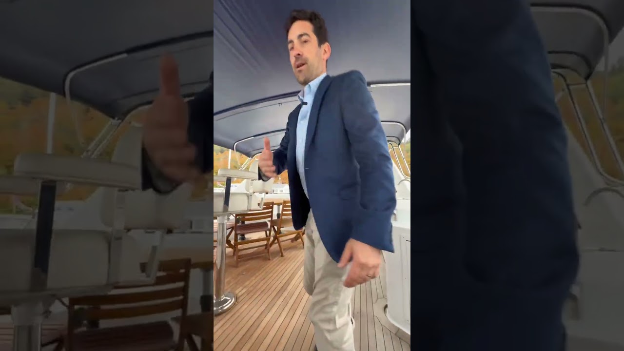 ⁣Quick tour of this 114' Crescent Yacht!