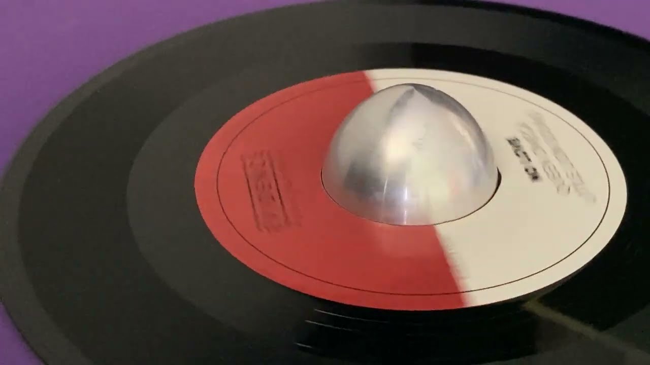 QUEEN OMEGA, LITTLE LION SOUND ~ No Love