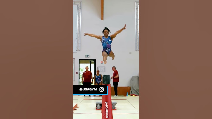 The pure joy in the background as Simone Biles is in action 🥹❤️️ #paris2024