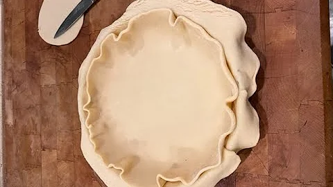 How to make an elegant fluted pie shell using two ...