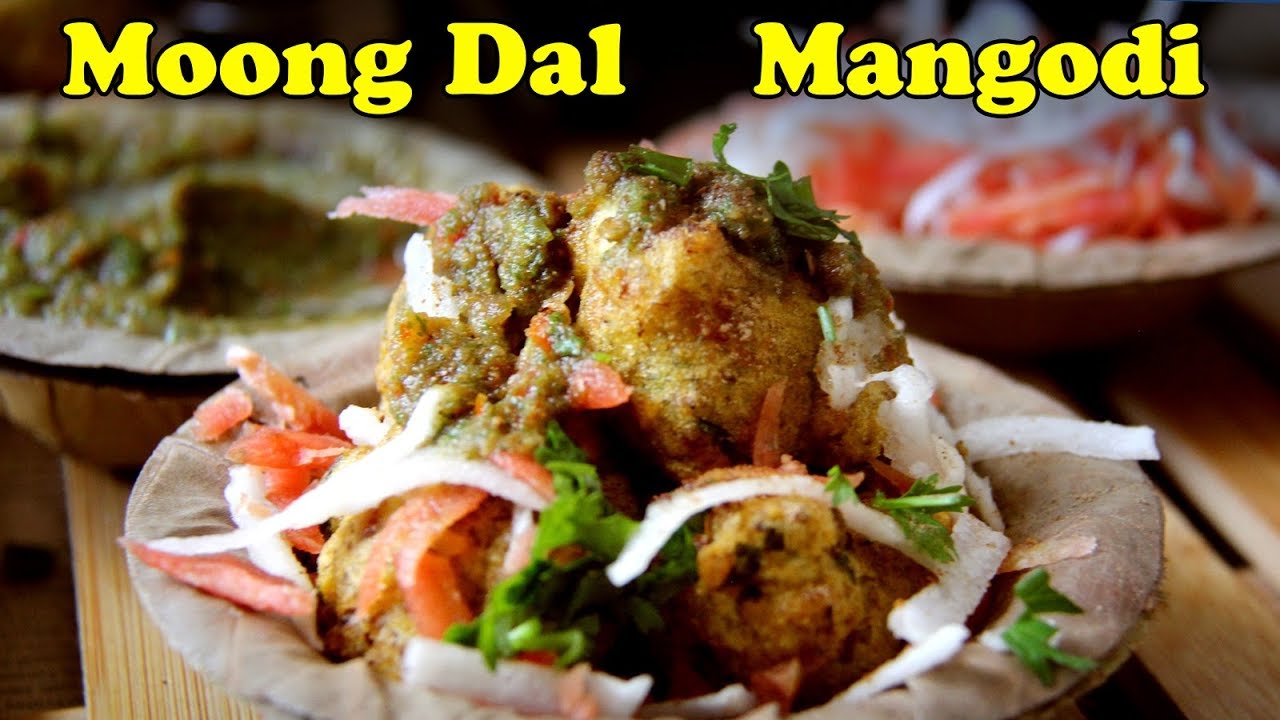 How to make Moong Dal Pakoda | मूंग दाल की करारी मंगोड़ियाँ | Crispy Moong Dal Ki Bhajia Recipe | Foods and Flavors