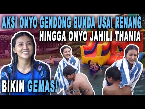 Aksi Betrand Peto Gendong Sarwendah Usai Renang, hingga Onyo Jahili Thania - Bikin Gemas!