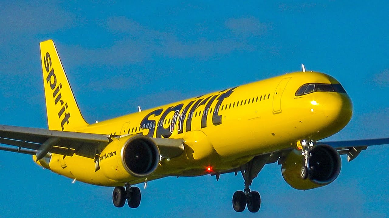 КРУПНЫЙ ПЛАН: Наблюдение за приземлениями лоб в лоб