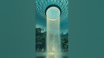 Thác nước nhân tạo lớn nhất trên thế giới có mặt tại sân bay Singapor #1790k #haihuoc #food #funny