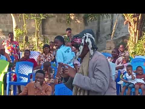 MUNGU AWASHANGAZA SANA MALAMA MAWILI WIMBO