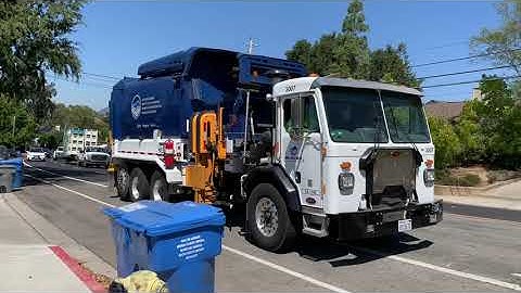 Waste Connections CNG Peterbilt 520 Labrie Automizer 3007
