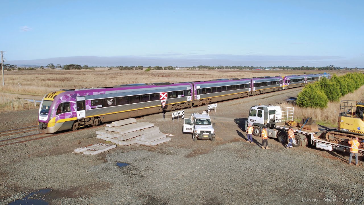 Vline Vlocity Diesel Railcar Transfer Via Gheringhap  (17/4/2023) - PoathTV Trains In Australia
