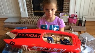 Proboat Blackjack 29 Unboxing by Emily