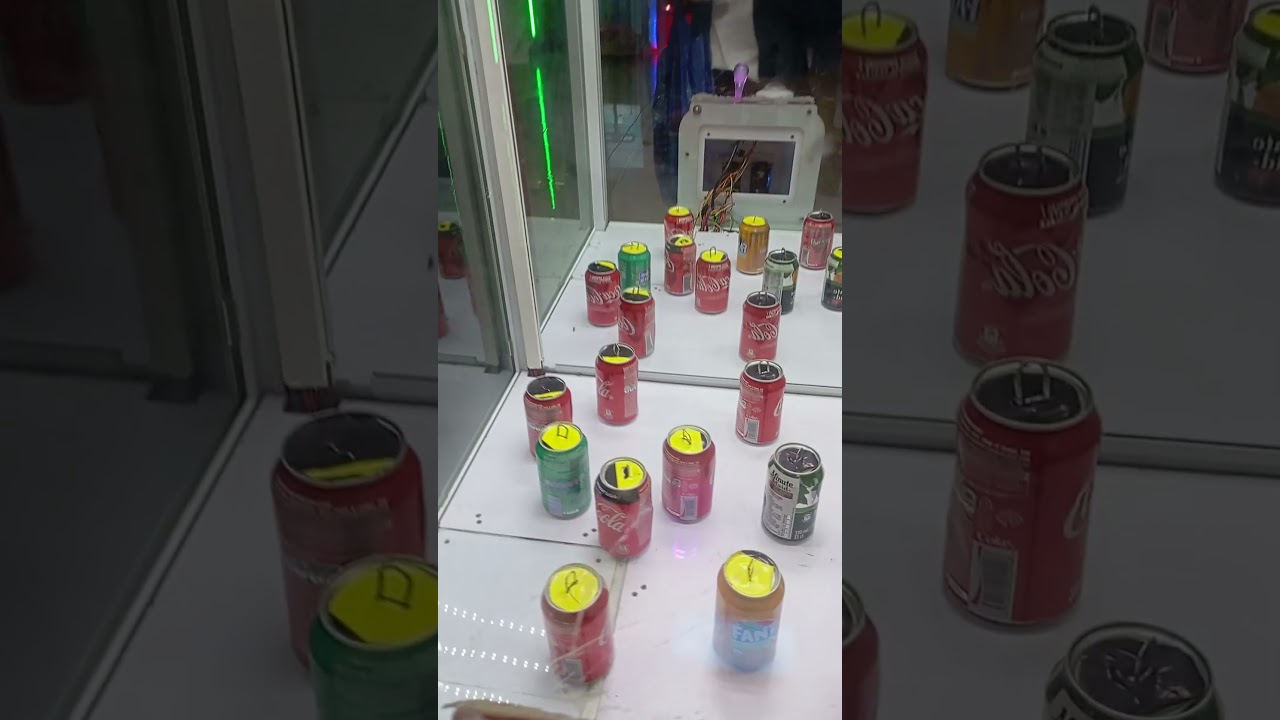 Curiosidade de Maputo Moçambique. Máquina de pelúcia. Glória Mall.