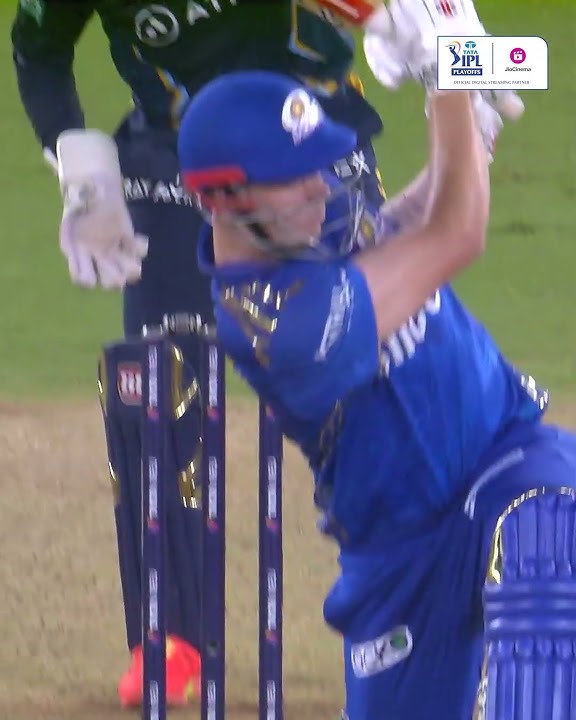 Cameron Green fights back after injury with the bat in #GTvMI | Qualifier 2 | TATA IPL 2023