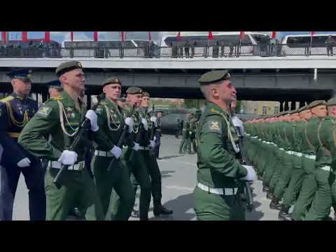 Прохождение парадных расчетов до и после Парада Победы 9 мая 2023 в Москве