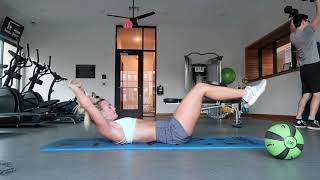 reverse crunch with plate pass