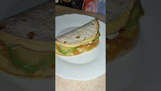 🔥ЗАВТРАК ЗА 5 МИНУТ - ЛАВАШ С ЯЙЦОМ, АВОКАДО И КРЕМ-СЫРОМ🤤
