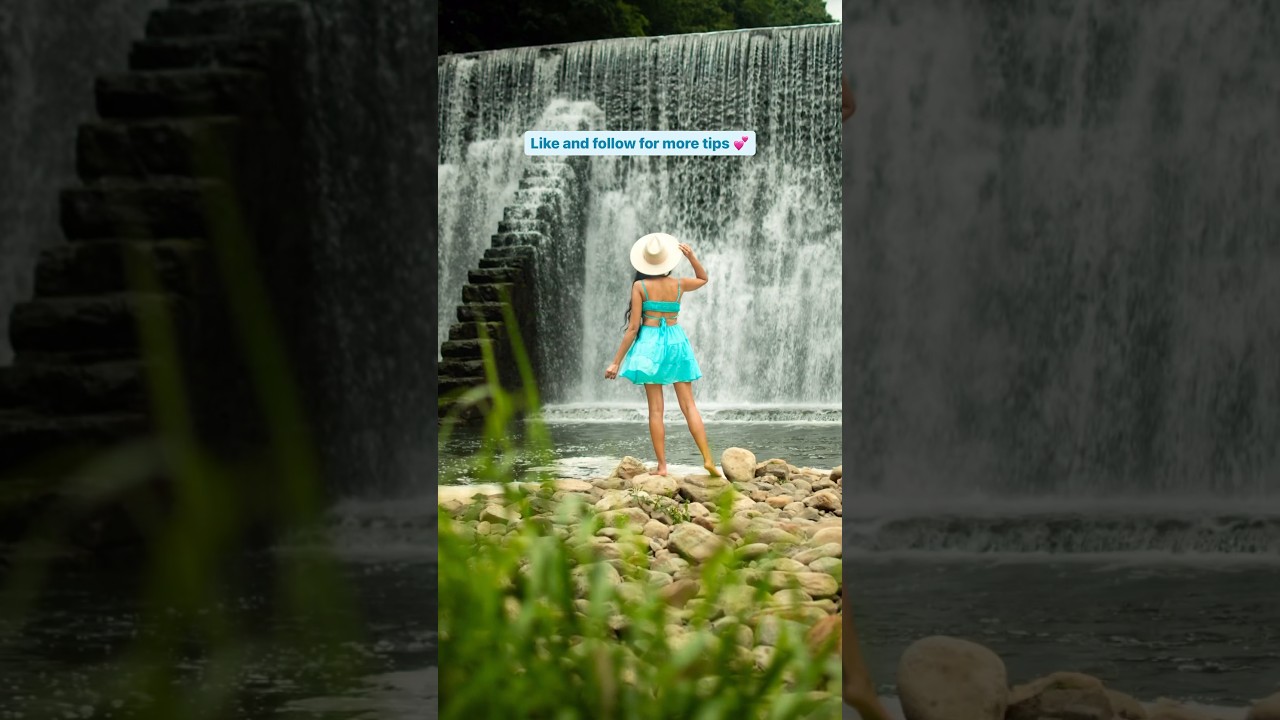 Poses with a waterfall🩵 