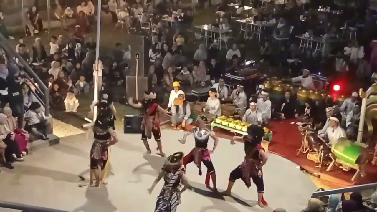 Wayang wong Hanoman obong sanggar seni Sekar pandan keraton kacirebonan Cirebon.