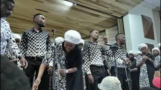 Download lagu O Mohau - Isaac and the Mighty Messengers