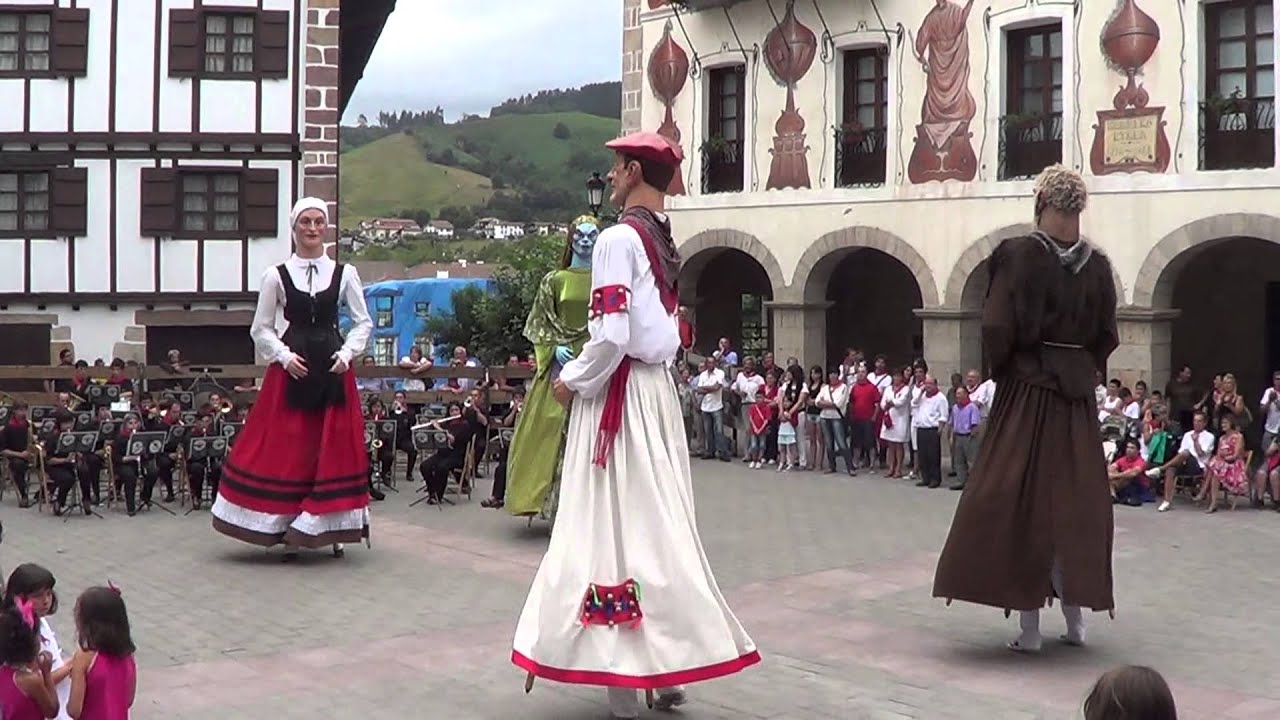 Berako Erraldoiak bandarekin 2013 1