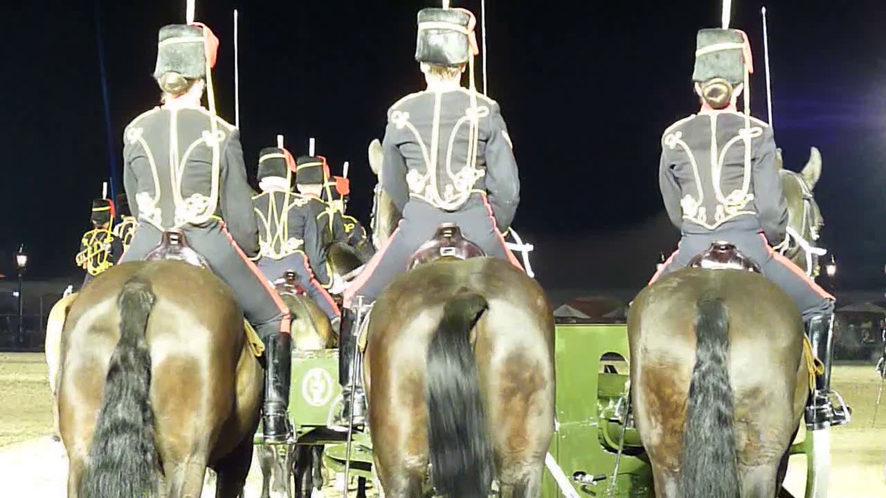 Musical Drive of the King's Troop Royal Horse Artillery - YouTube