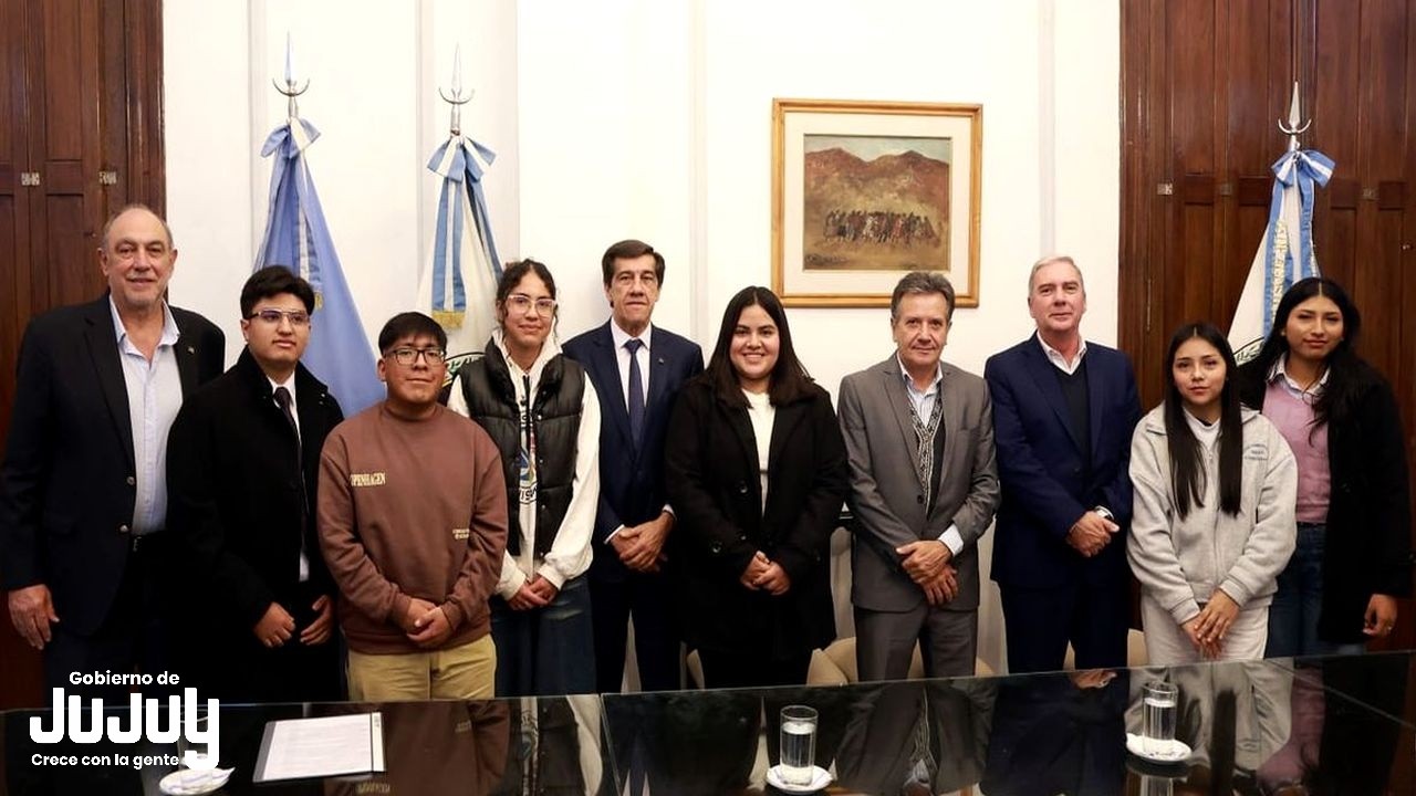 Entrega de becas Vocación Médica en Territorio