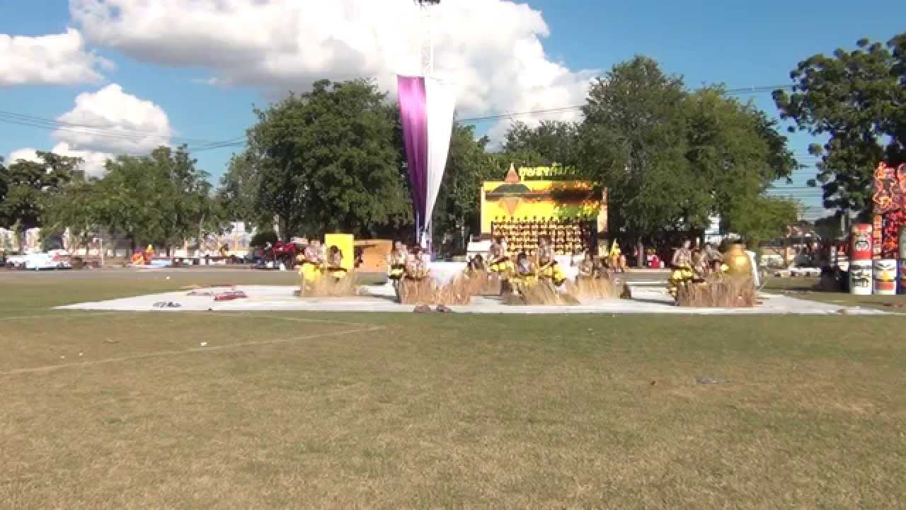 เชียร์ คณะสีเหลือง งานกีฬาสีภายใน โรงเรียนบ้านไผ่ 2558