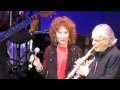 Capture de la vidéo Sergio Mendes, Lani Hall & Herb Alpert - The Fool On The Hill, The Look Of Love 2013