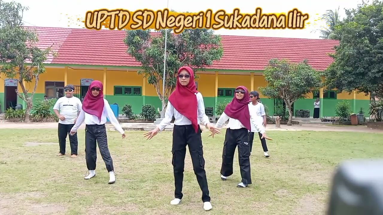 Senam Kreasi Tor Monitor Ketua UPTD SD Negeri 1 Sukadana Ilir 