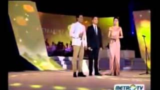 Nathan Hartono  Deluxe Symphony