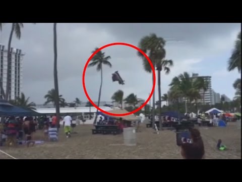 Tornado hace volar un castillo inflable con tres niños en Fort Lauderdale