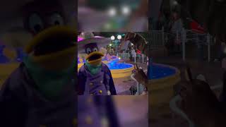 Darkwing Duck Receives A Sketch At Disneyland! #shorts #disneyland #disneyart #disneyparks