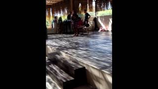 Bu Kız Çıldırmış Yıkıyo Sahneyi Sil Baştan Şükran