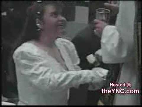 Video: Ako Zariadiť Svadbu V Kostole