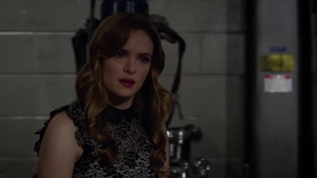 The Flash 3x05 Dr Caitlin with her mom part 2