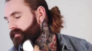 Celebrity Step 1 - Detangle with the Male Compact Groomer Profile