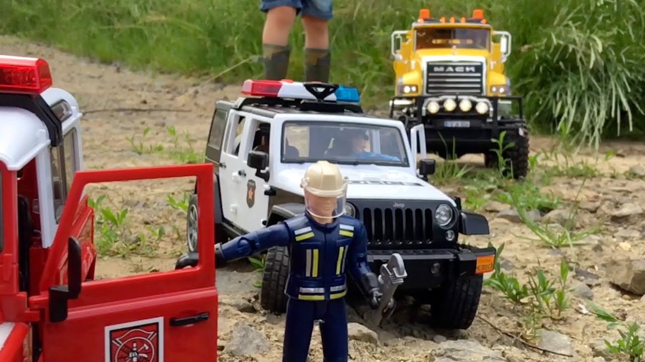 BRUDER Toys 4x4 TOW TRUCK RC in Jack's bruder FORST YouTube