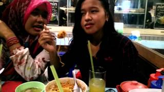 sri muchlis kap kuliner bakmie kursin backsound by acdc highway to hell