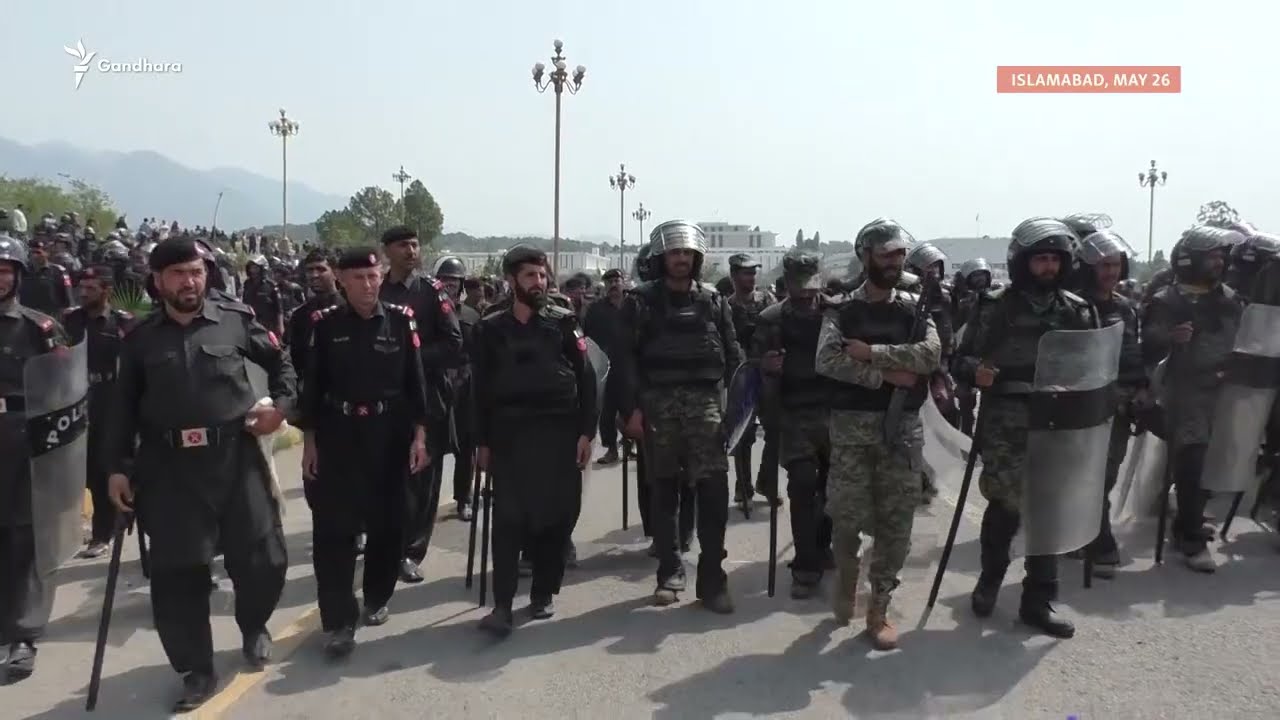 Khan Issues Ultimatum After Pakistan Clashes