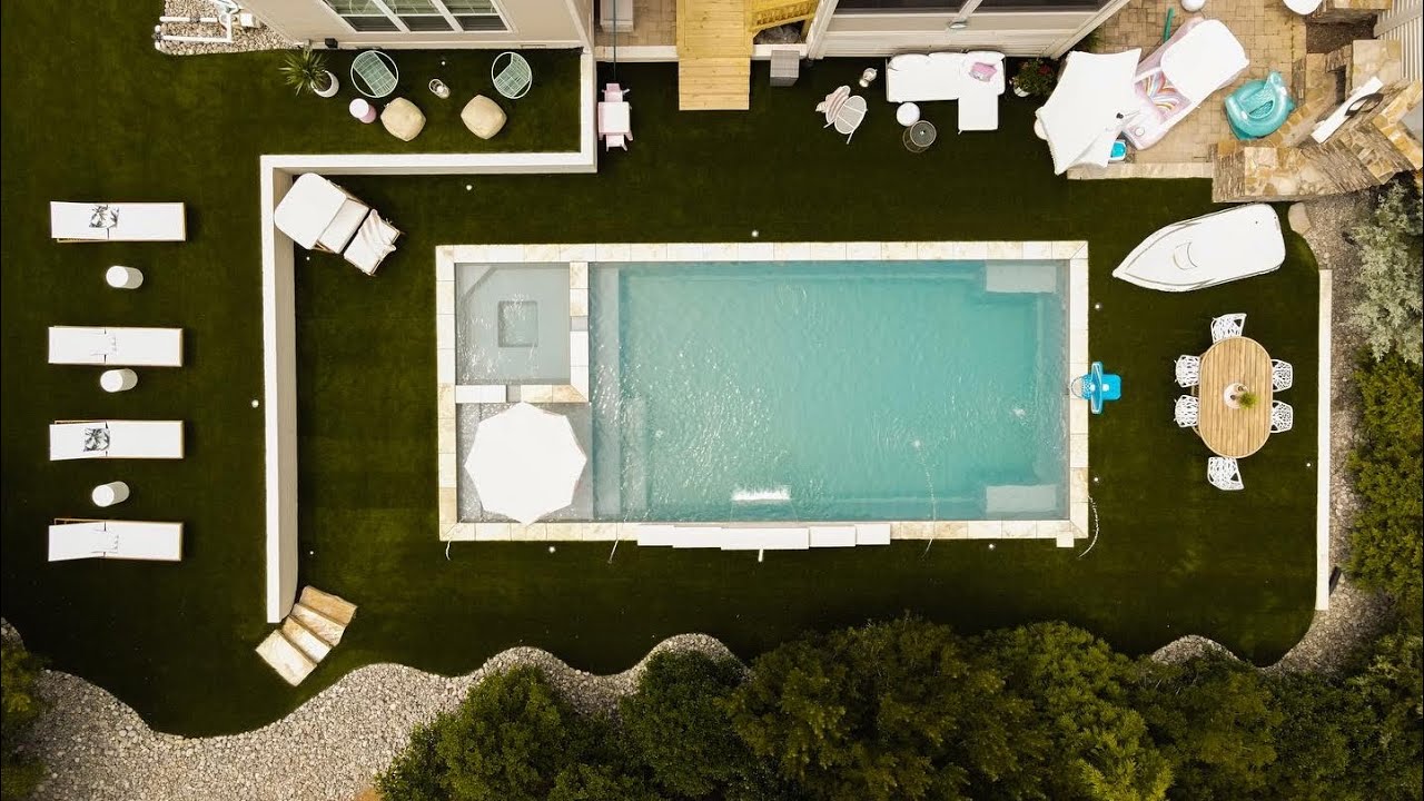 Backyard Oasis Inspiration X Series X36 Fiberglass pool Parrot Bay