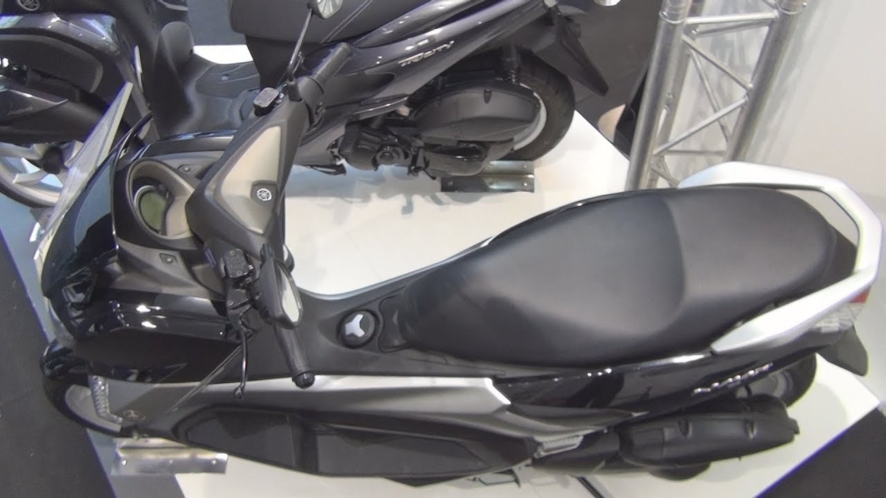 Yamaha NMAX 125 (2016) Exterior and Interior - YouTube