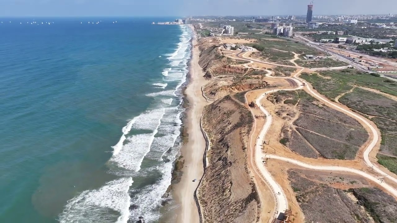 חוף תל ברוך ושביל ישראל