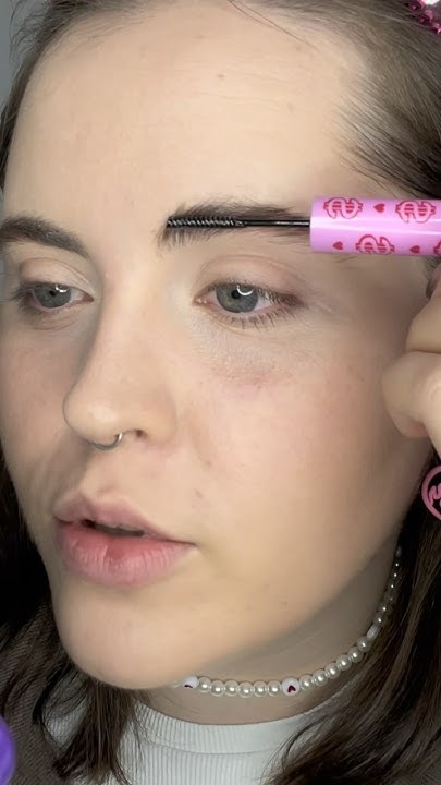 тестим новый гель для бровей от бьюти бомб💅🏻 #косметика #romcore beauty ...