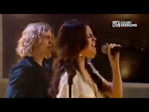 Selena Gomez & the Scene - Tell Me Something I Don't Know Live on MTV Live Session